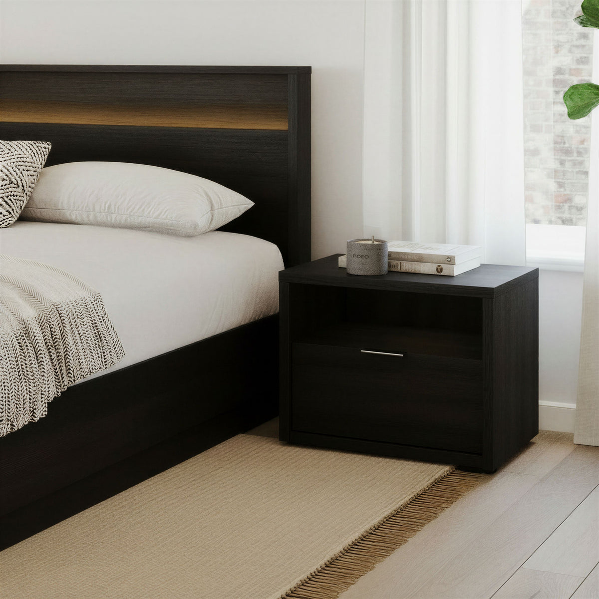 1-Drawer Modern Nightstand in Black Karisma – lifestyle photo